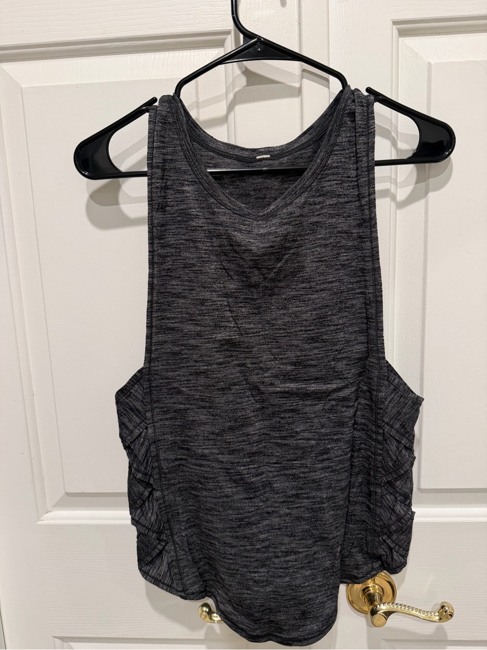 Lululemon women’s dark grey size 4 tank top with cross cross sides muscle tank